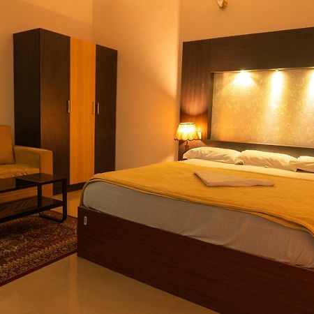 Aramana Holiday InnAlappuzha エクステリア 写真