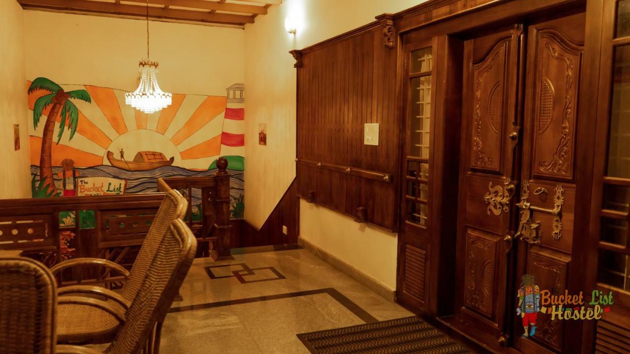 Aramana Holiday InnAlappuzha エクステリア 写真