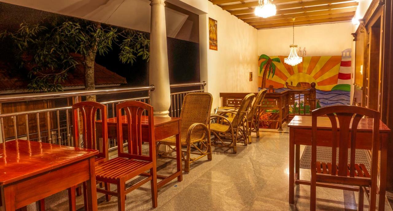 Aramana Holiday InnAlappuzha エクステリア 写真